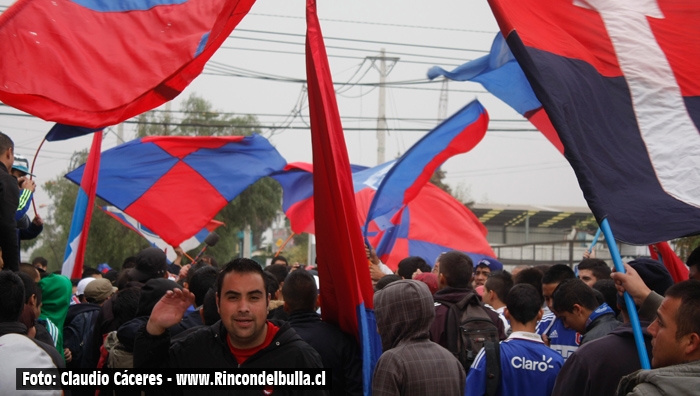 Banderazo azul en la previa vs. Deportivo Quito