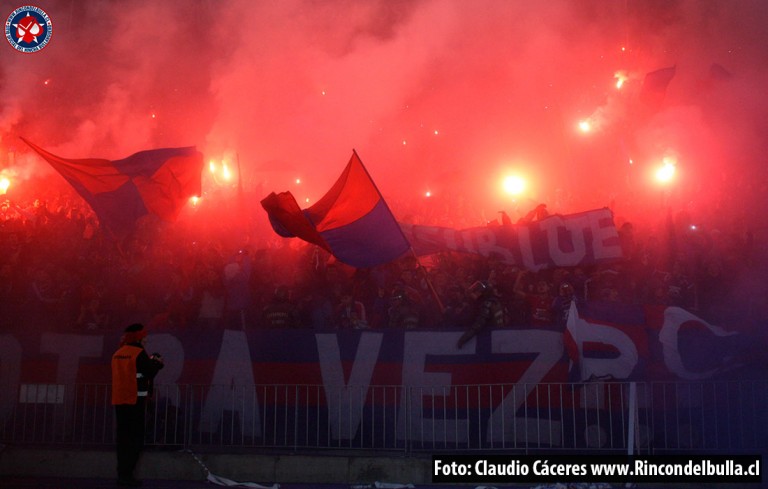 El hincha azul se manifiesta