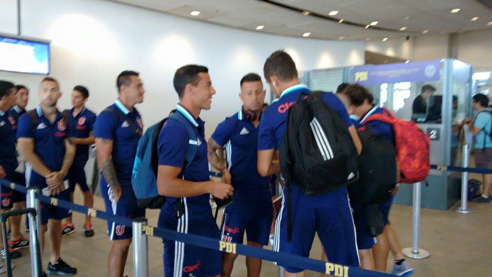 El plantel azul, sin Gonzalo Espinoza, ya está en Punta del Este  ala espera de su debut copero este martes. Foto: www.udechile.cl