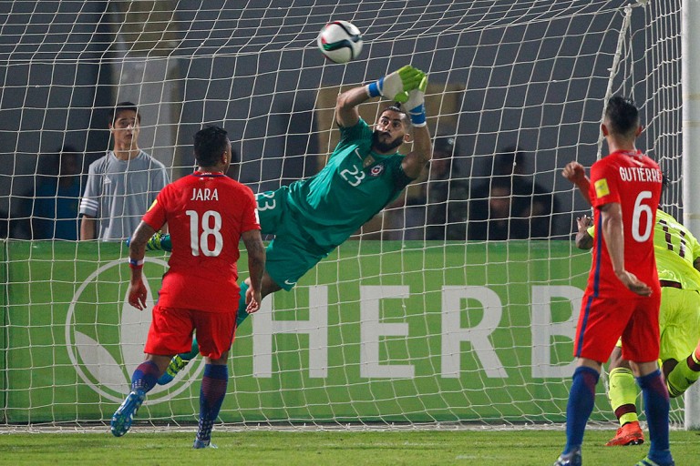 Johnny Herrera: “Sufro más ansiedad cuando juego partidos definitorios por mi equipo”