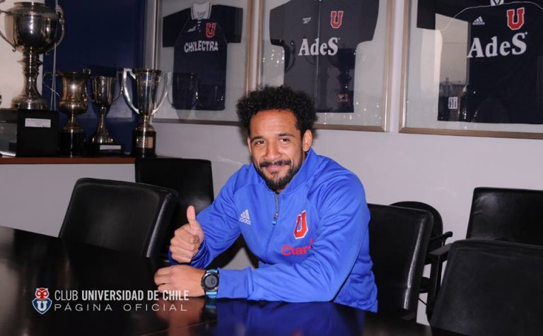 Beausejour confirma que sigue en la U por un tiempo más