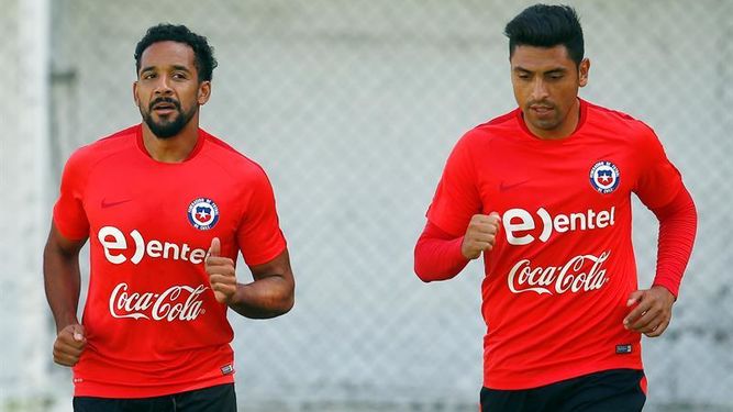 El jugador de la Selección chilena suena hace tiempo en el CDA. Pese a la negativa desde Azul Azul, los contactos estarían. Foto: www.anfp.cl