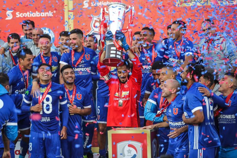 Marca Personal al Campeón: 21 jugadores y un técnico para tocar el cielo azul