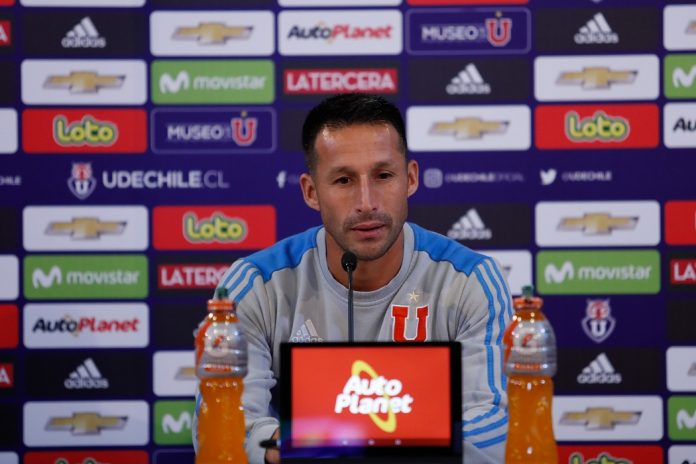 Christian Vilches realiza punto de prensa