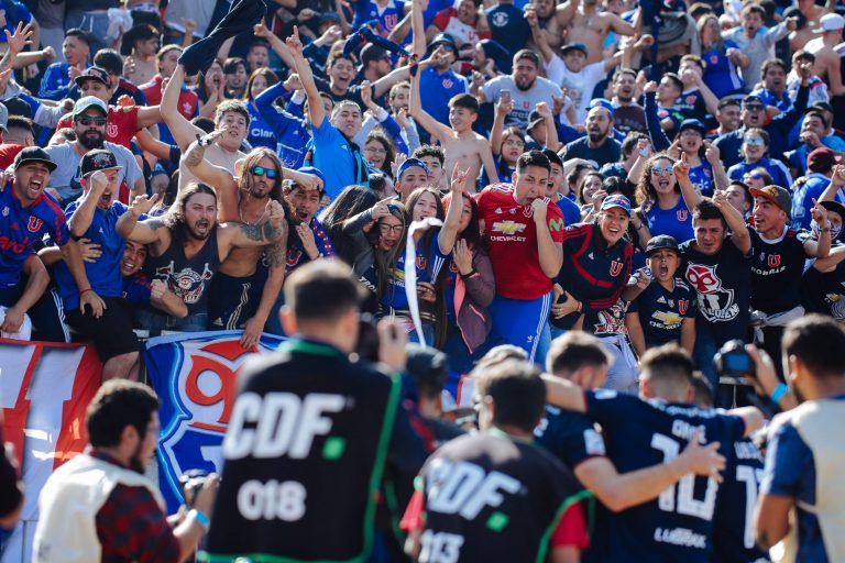 Vacuna sería clave para el retorno de los hinchas al estadio