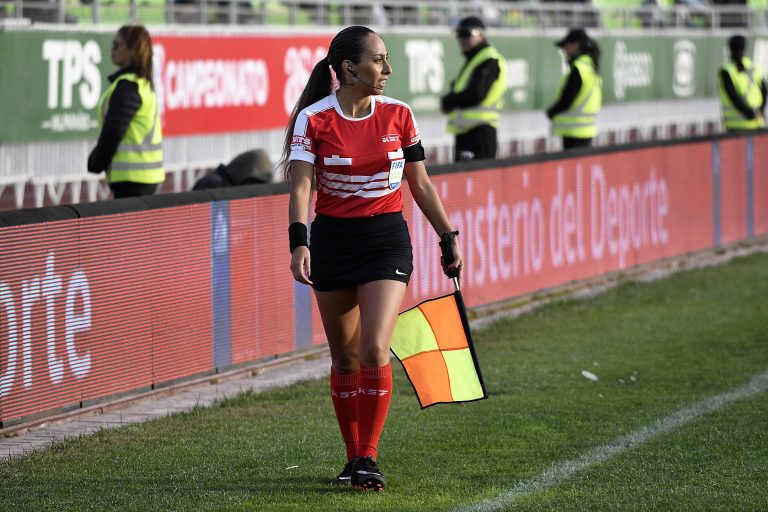 Cambio arbitral: Cindy Nahuelcoy será asistente en el Superclásico