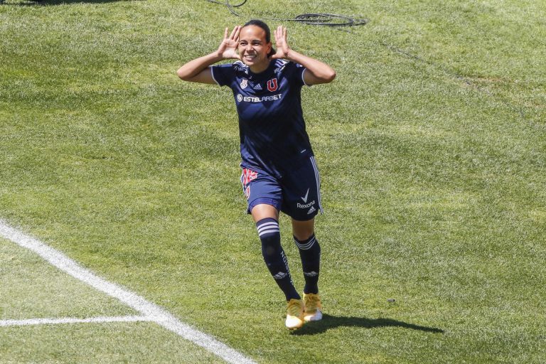 Las Leonas se quedan con el Superclásico de ida