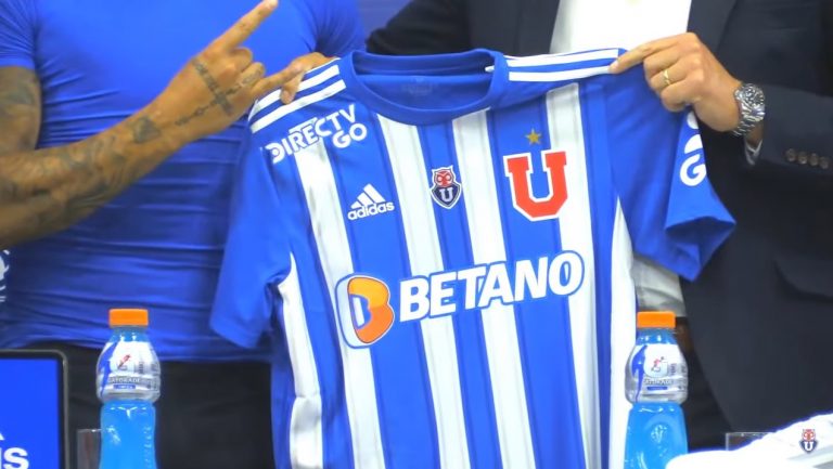 Sorpresa por la camiseta que ocupará la «U» en el torneo de verano